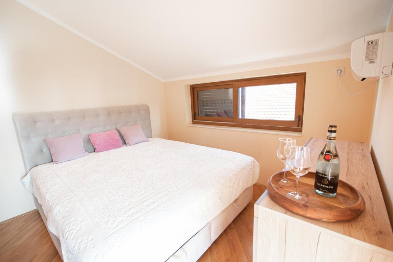 Boka Apartment Baošići Buitenkant foto